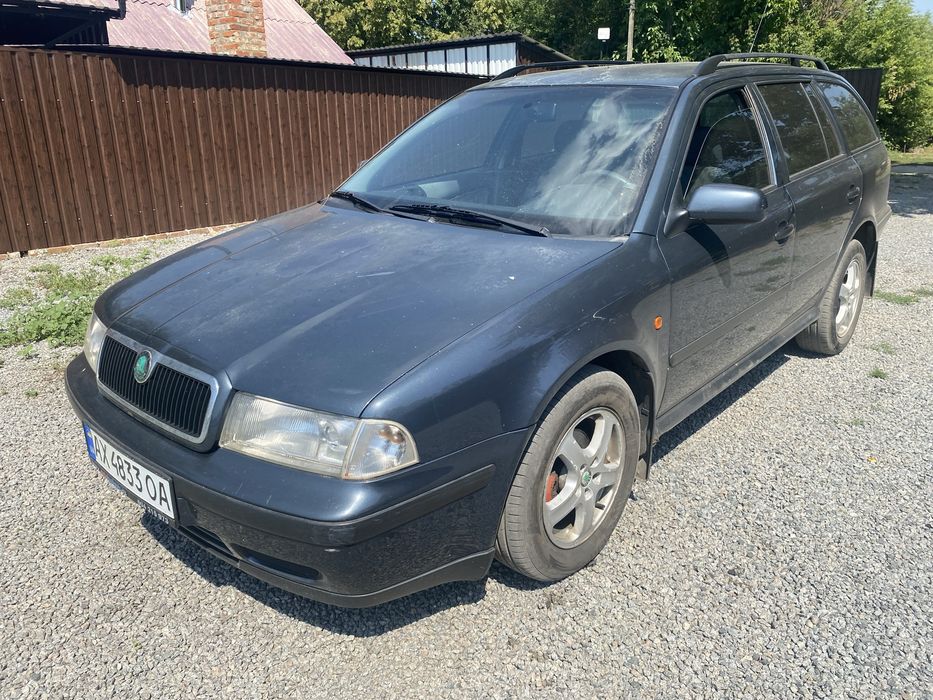 Продам автомобіль Skoda Octavia 2000 року