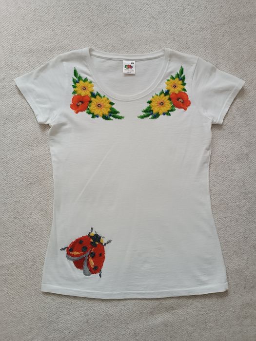 Вишита футболка/вишиванка, бісером