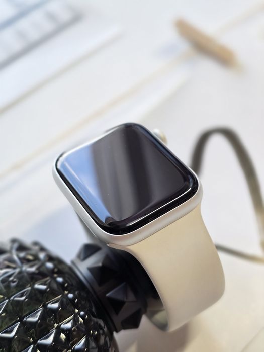 Apple Watch SE (2-го покоління, GPS + Cellular)