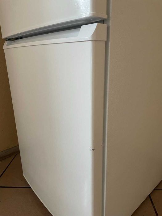 Продається холодильник Elenberg BMF-180