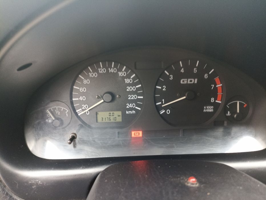 Продам Мітсубісі Каризма 2001 року 1,8 GDI з переоформленням