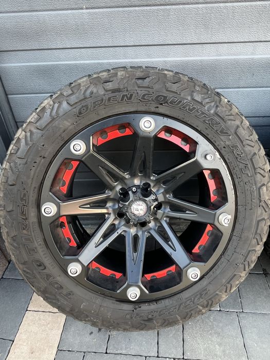 Felgi z oponami dodge durango
