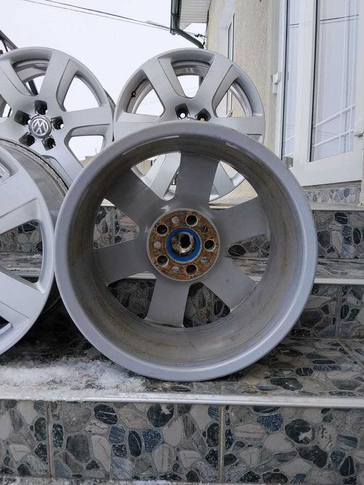 Диски Ауди оригинал R17 разболтовка 5/112 в хорошем состоянии