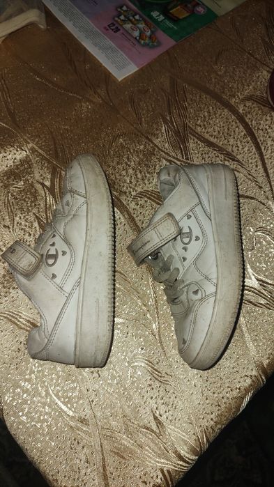 Подарую взуття для дому