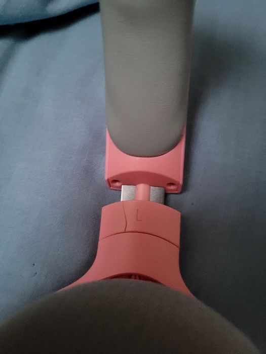 Pink Razer Barracuda X