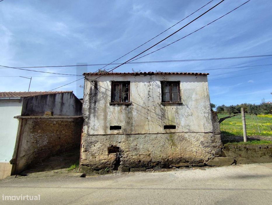 Moradia em ruína com terreno | Ventosa, Vila Nova de Poiares — Arrifana, Coimbra