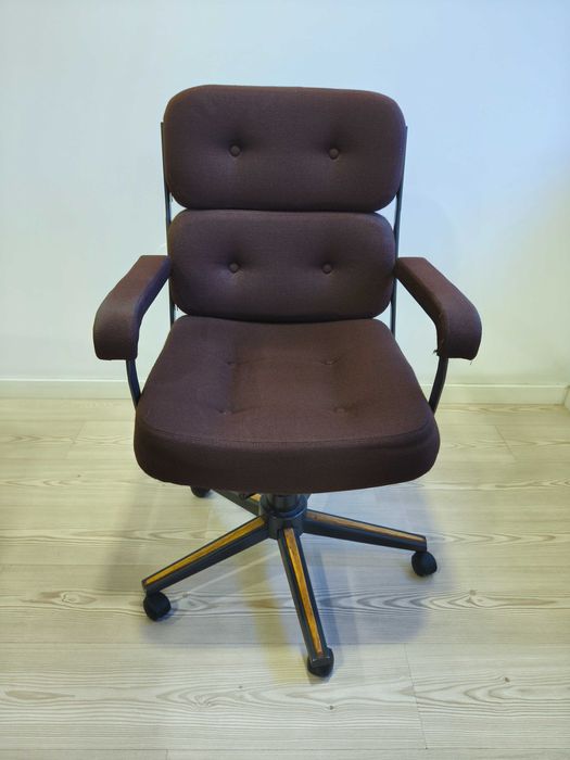 Mesa secretária com cadeira