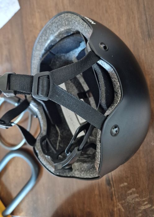 Conj. Acessórios p uso desportivo (Capacete/Cadeado)