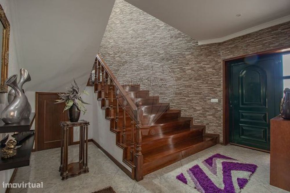 Moradia T4 para venda