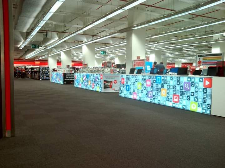 Aplicação de vinil , decoração de montras