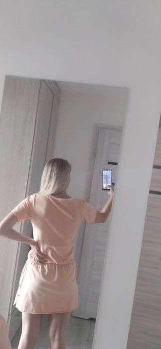 Sukienka brzoskwiniowo/pomarańczowa S stan jak nowa. /10zł