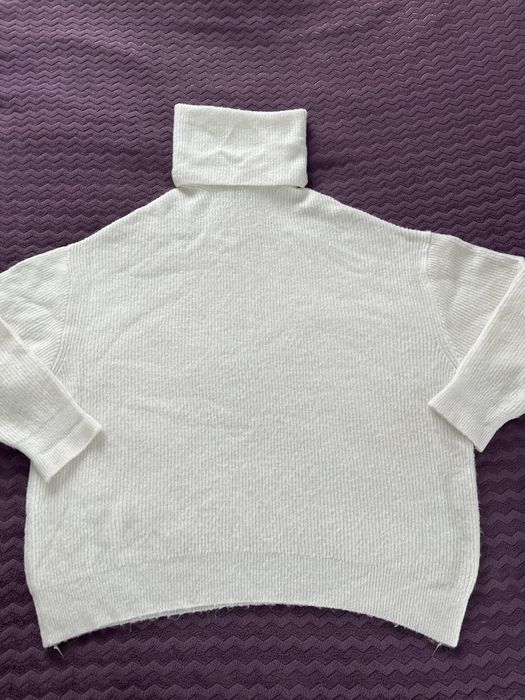 Теплий жіночий светр