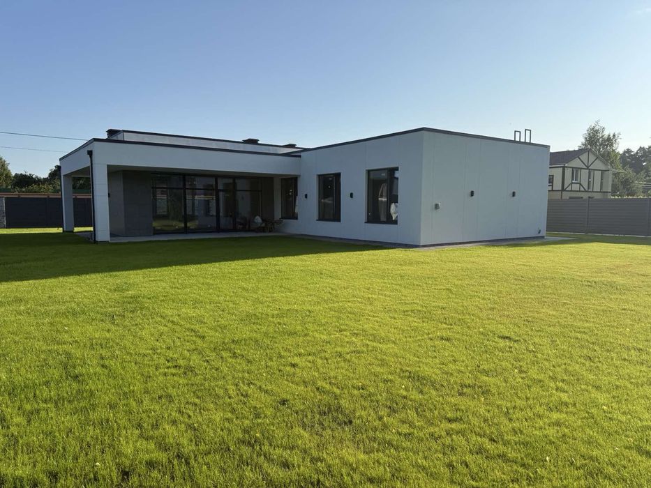 Сучазний будинок в с. Романків