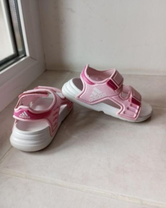 Сандалі босоніжки  Adidas  Altaswim Made in Indonesia  UK  6   EUR  23