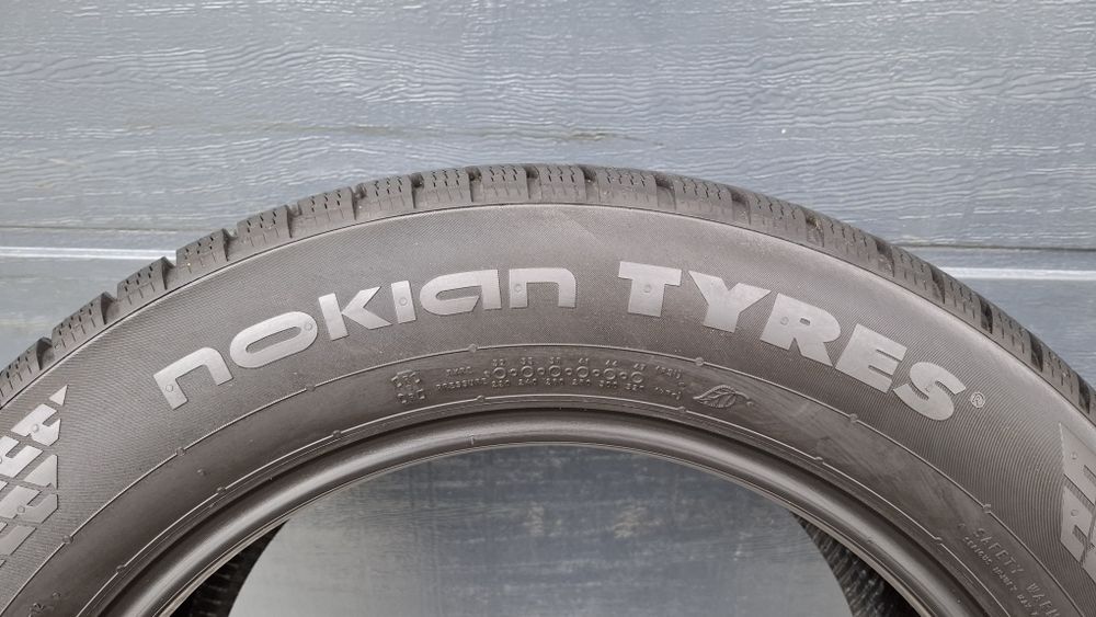 Nokian 235/55 R17 SnowProof 8 mm 2023