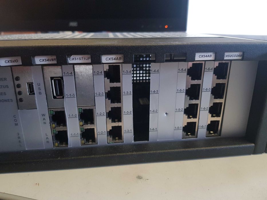 Karta voip CXS4v8R do centrali serwera slican CXS-0424 gsm CTS-102.