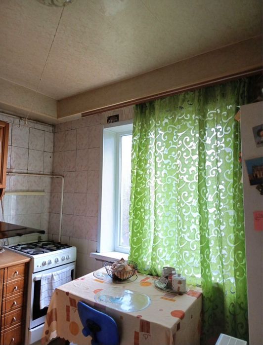 Продам 2 х ком квартиру. Матросова.