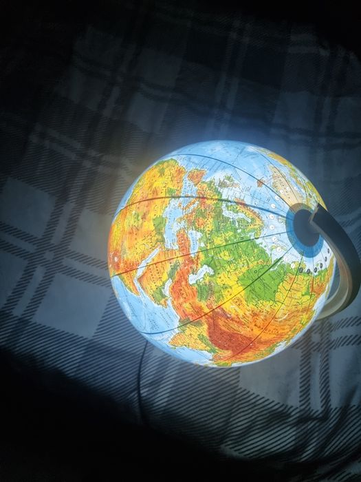 Globus podświetlany