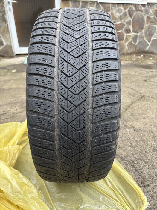 Шини Pirelli 225/40/R18