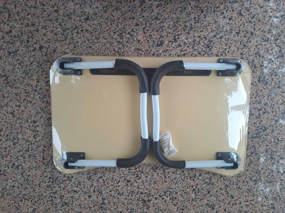 Bandeja com pés para computador435347186559242242
