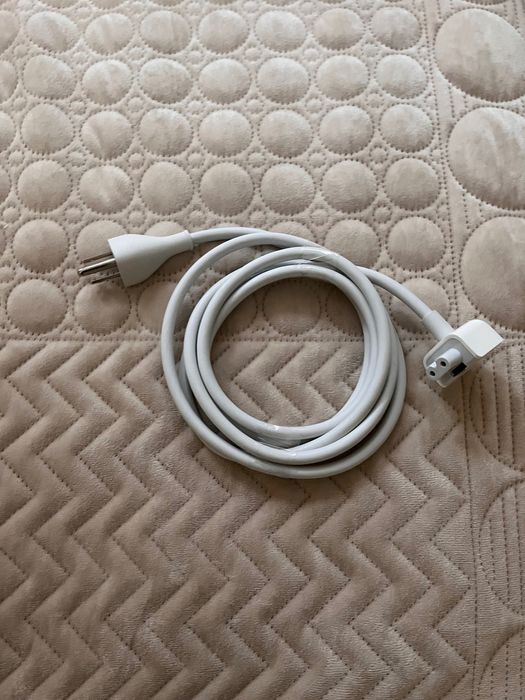 Oryginalny przewód zasilający Apple “ósemka”