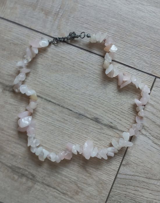 Naszyjnik z różowego kwarcu