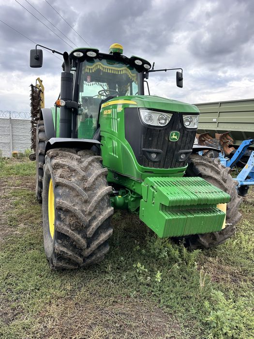 John Deere 6195M