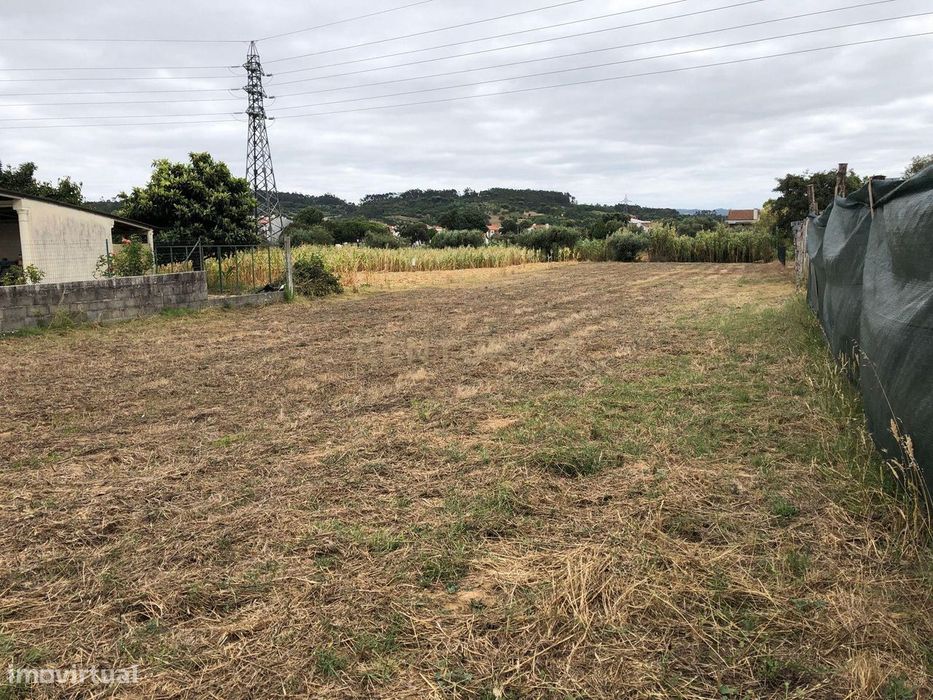 Terreno plano de 1.589,85 m² — Pombal, Leiria