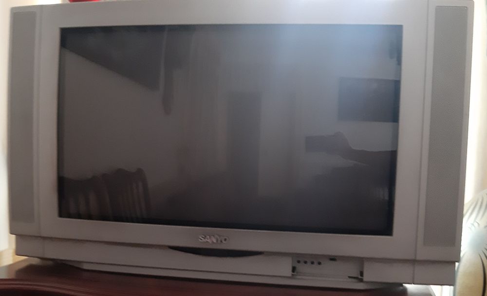 Televisão antiga sanyo Santo António • OLX Portugal