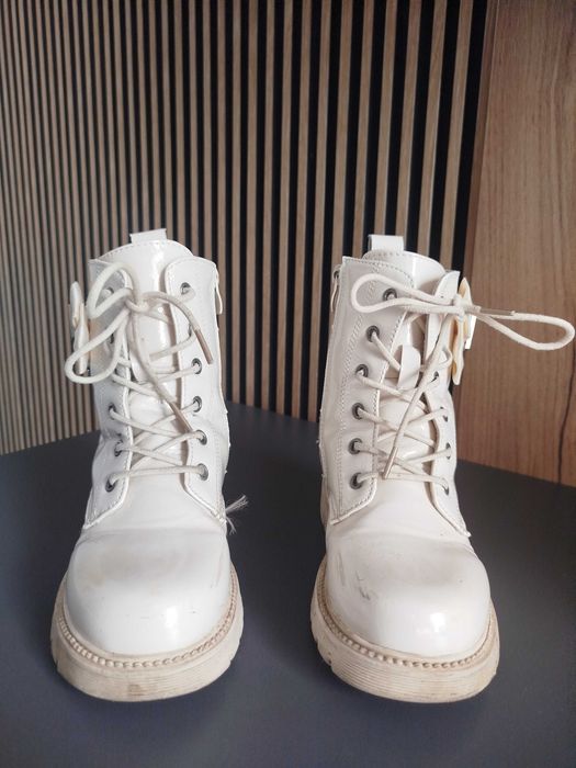 Dziewczynka botki kremowe 30 sznurowane + zamek boczny kokarda