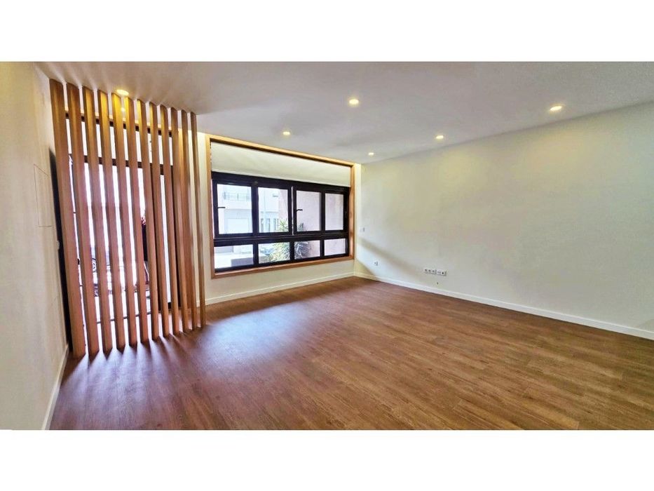 Apartamento T2 com terraço próximo da praia