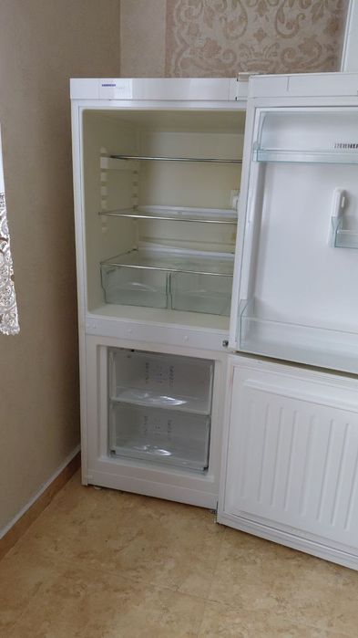 Холодильник  Liebherr