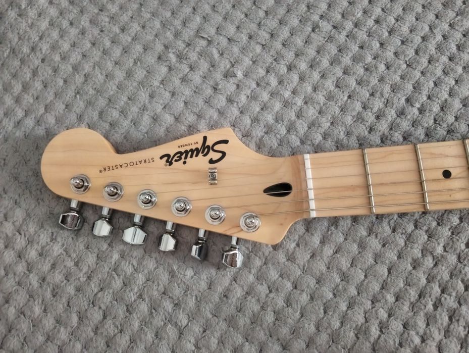 CAŁY ZESTAW Gitara elektryczna  Fender Squier Sonic Stratocaster  + pokrowiec + kabel + piec