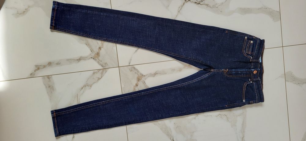 Jeansy rurki Stradivarius XS/S