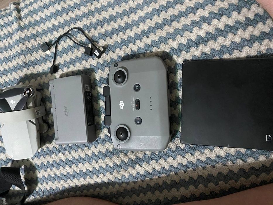 Продам дрон dji mini 2