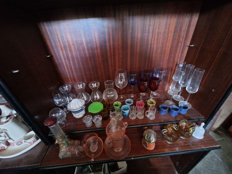 Várias loiças em excelente estado