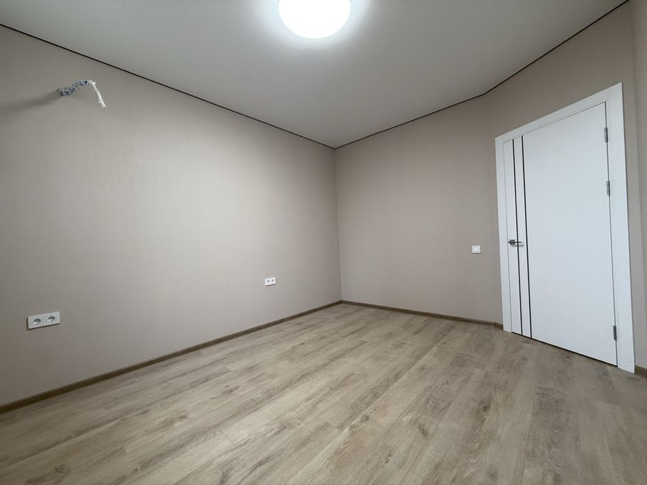 Продаж новоі квартири 40 м2 з ремонтом, кухнею,гардеробною, Софіівська Борщагівка