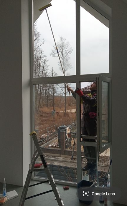 Мийщик вікон. Миємо навіть "глухі"  створки