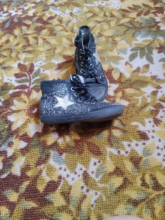 Обувь на девочку