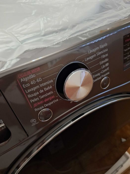 Máquina de Lavar Roupa LG AI DD™ 20kgs