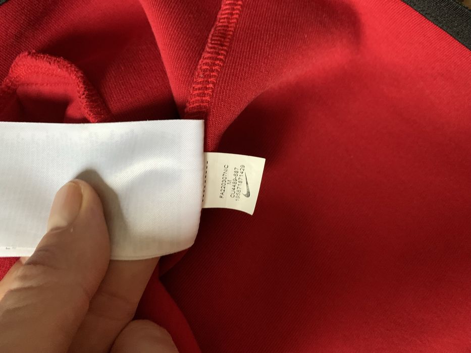 Nike Tech Fleece. M-L