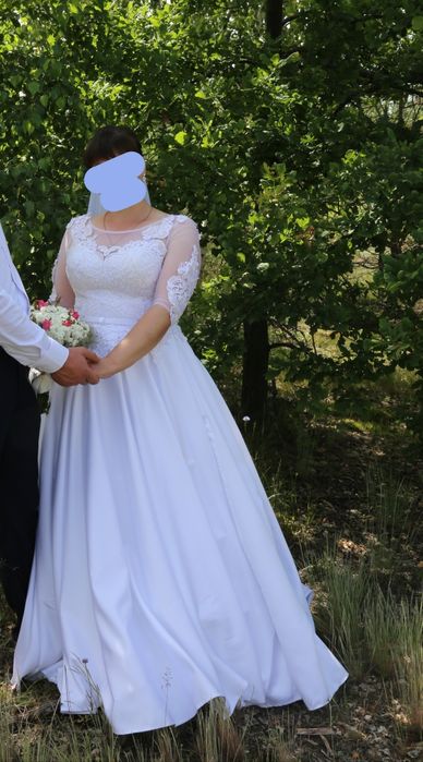 Продам весільну сукню
