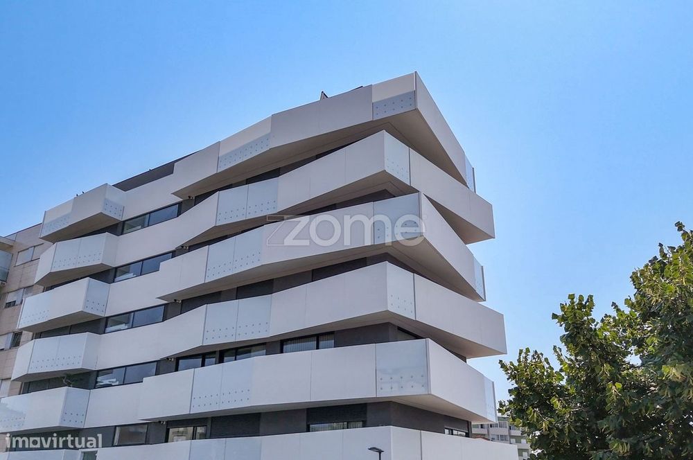 Apartamento T4 Duplex Novo no Prestigiado Edifício Alameda