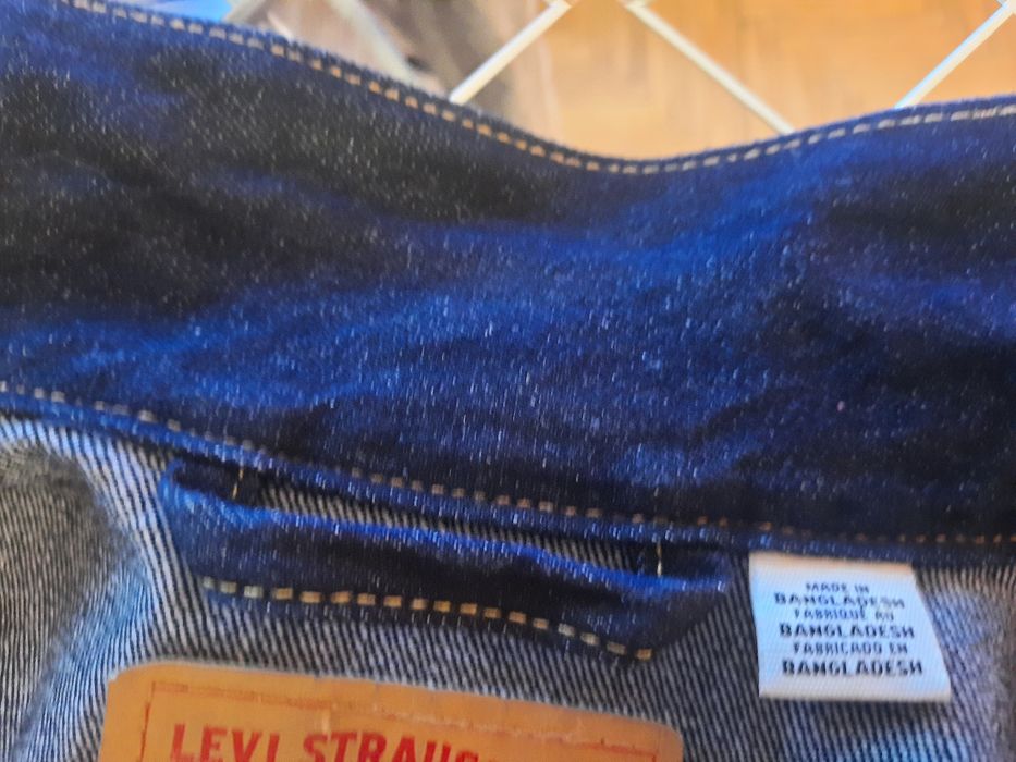 Продам джинсовый пиджак Levi's