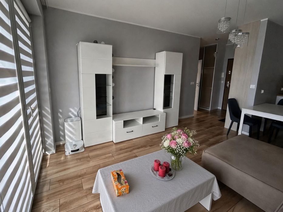 Komfortowe, w pełni umeblowane mieszkanie 43 m² z miejscem postojowym – Ząbki, ul. Andersena 1
