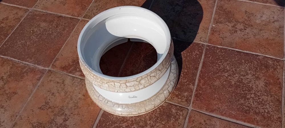 Peça de faiança portuguesa