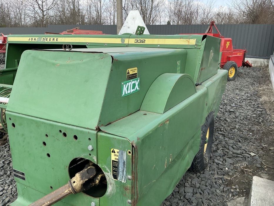 Продам прес підборщик, прес підбирач JOHN DEERE 332,  Джон дір 332