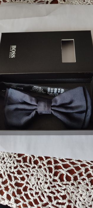 Mucha męska Hugo Boss ciemny granat