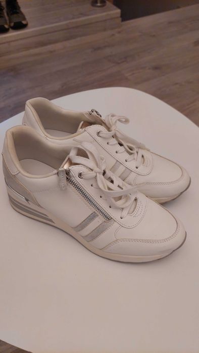 Sneakersy białe skórzane rozm.39