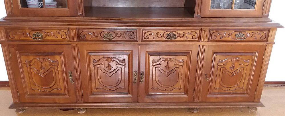 Móvel de sala jantar antigo